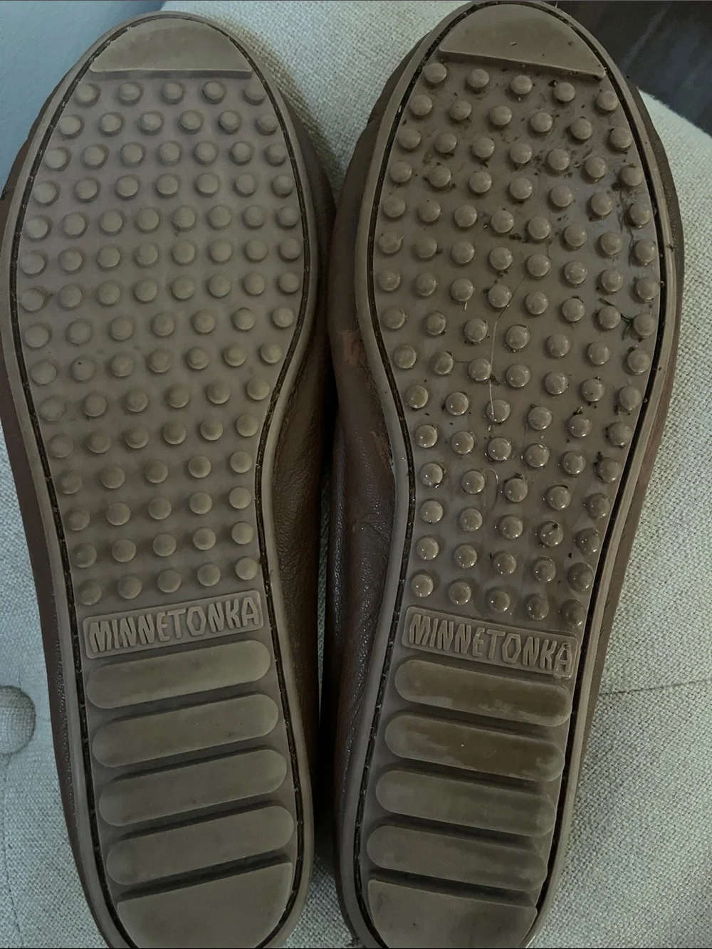 Near perfect Minnetonka driving moccasins size 9.5